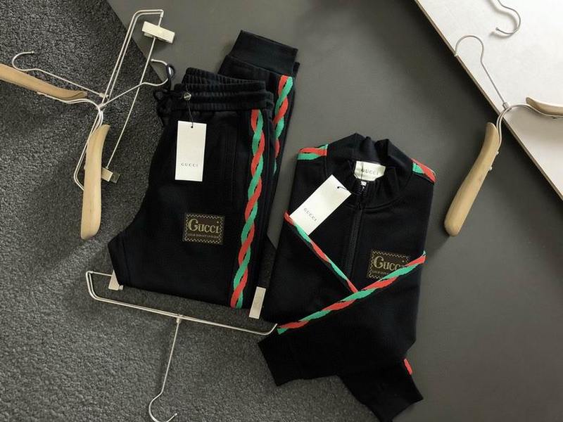 Gucci Men's Suits 432